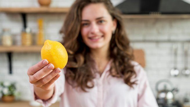 Por qué el jugo de limón es lo mejor para limpiar el inodoro y para qué sirve mezclarlo con vinagre