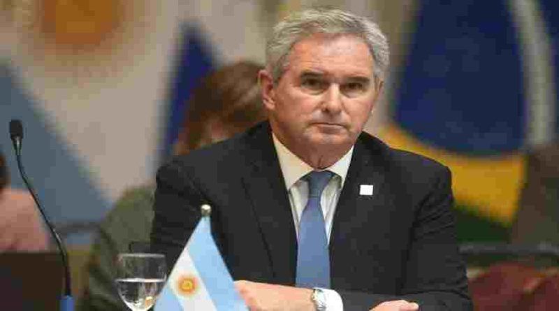 El curioso posteo del Canciller Pablo Quirno sobre Toto Caputo: “Desnudo”