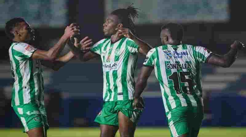 Escándalo en Panamá: un jugador abandonó el partido y denunció a su arquero por arreglo de resultados