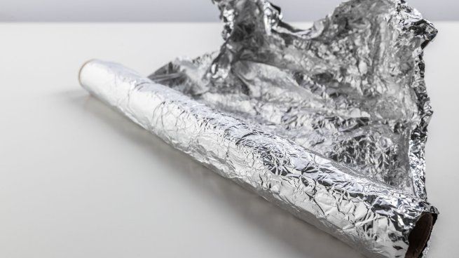 Por qué recomiendan poner papel de aluminio en las paredes y para qué sirve este truco