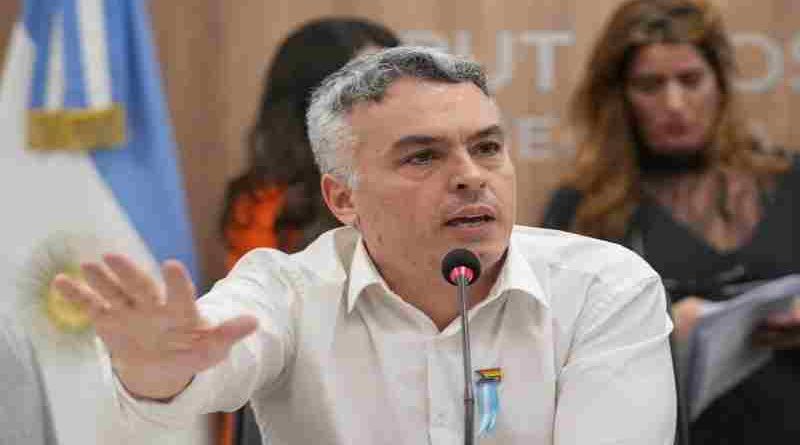 Cafiero y Paulón exigieron que la comisión de Relaciones Exteriores se pronuncie en contra de la guerra
