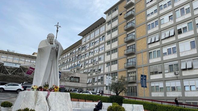 Gemelli, el hospital de los Papas: del atentado a Juan Pablo II y el antecedente de Francisco a la operación de León XIV