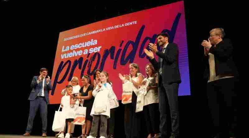 Pullaro: “En Santa Fe llevamos adelante un modelo de cambios y transformaciones sin motosierra, y con sensibilidad social”