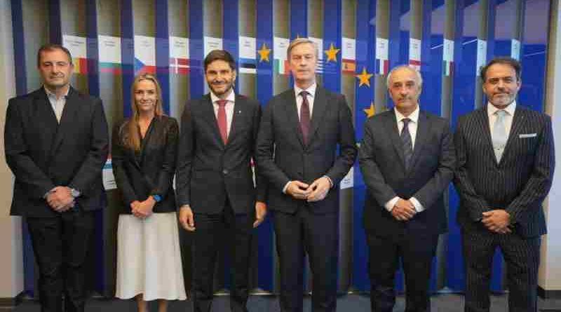 Pullaro se reunió con el embajador de la Unión Europea y consolidó la agenda comercial de Santa Fe