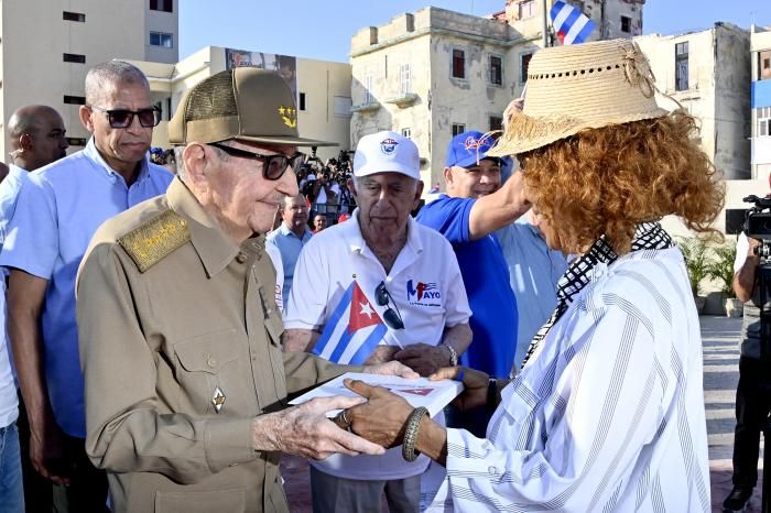 EE.UU. imputa a Raúl Castro por el derribo de dos avionetas en 1996