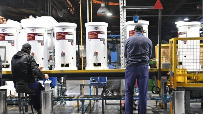 La dueña de Rheem despidió al 10% de su personal, refinanció deuda y volvió a tener ganancias