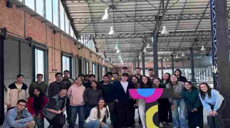 Jóvenes de la ciudad se capacitaron con tecnología utilizada por las empresas más innovadoras del mundo