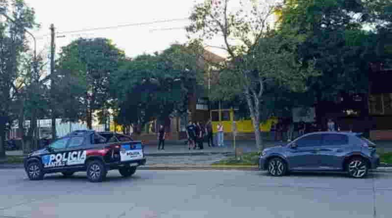 Horror en San Cristóbal: un alumno fue armado al colegio y mató a un compañero