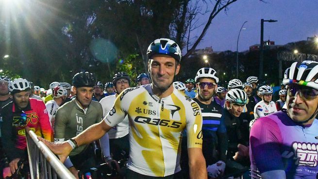 Lionel Scaloni participó del Gran Fondo Buenos Aires junto a 3.500 ciclistas que recorrieron la Ciudad
