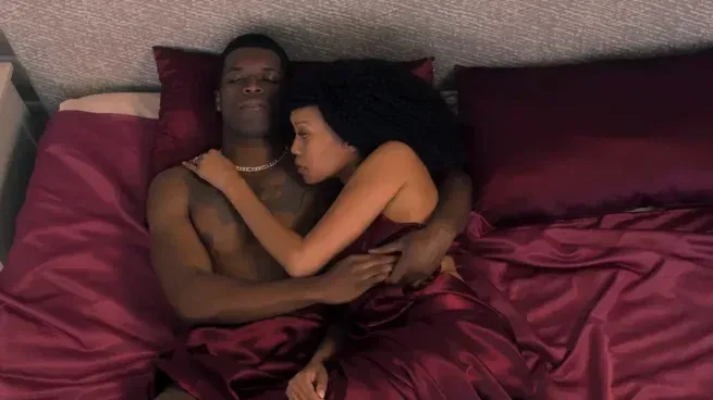 La serie de Netflix que combina erotismo, suspenso y giros inesperados y está basada en una historia real