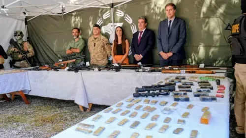 Santa Fe: Hallan arsenal narco capaz de perforar blindados y crece la sospecha
de un plan