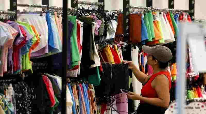 Industria en crisis: caen las ventas de indumentaria mientras crece la tensión financiera y los despidos
