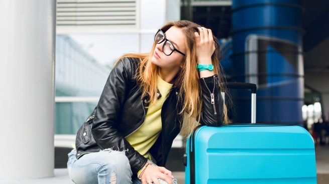 Te hace perder cientos de dólares: el error poco conocido al pagar con tarjeta en el exterior