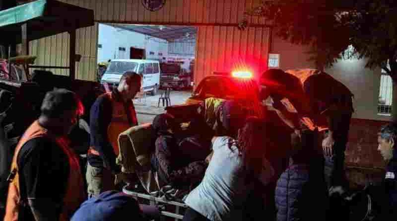 Rescatan a un paciente aislado por anegamientos y refuerzan la asistencia sanitaria en Villa Minetti